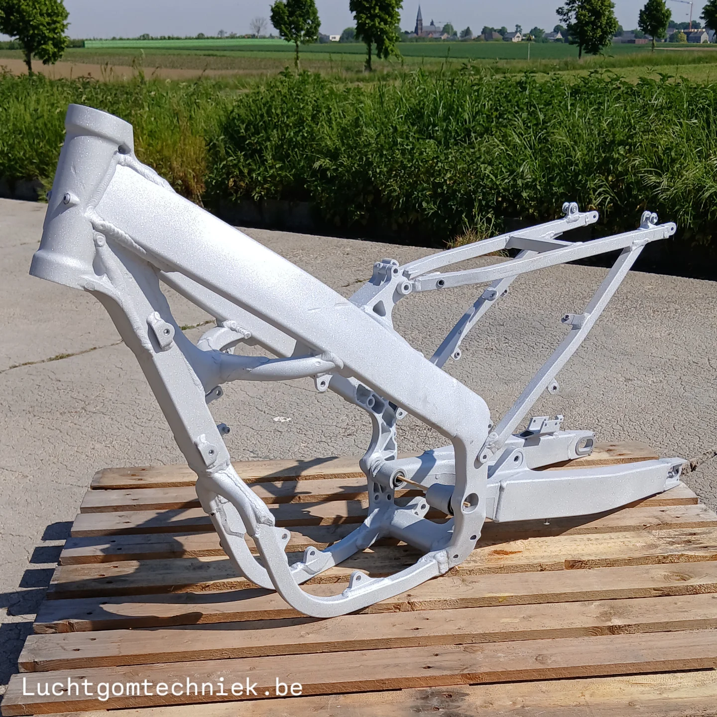 Ideale hechting voor plamuur na stralen motorframe