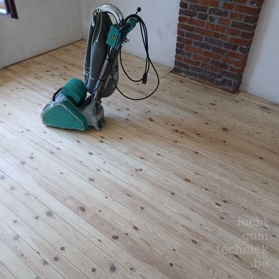 Dennenhouten plankenvloer, Eben-Emael